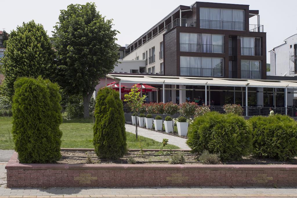 Romantique Dojran Hotel מראה חיצוני תמונה